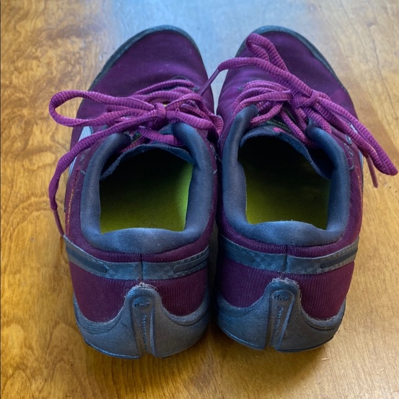 Brooks Purple Athletic Shoes - Picture 2 of 6